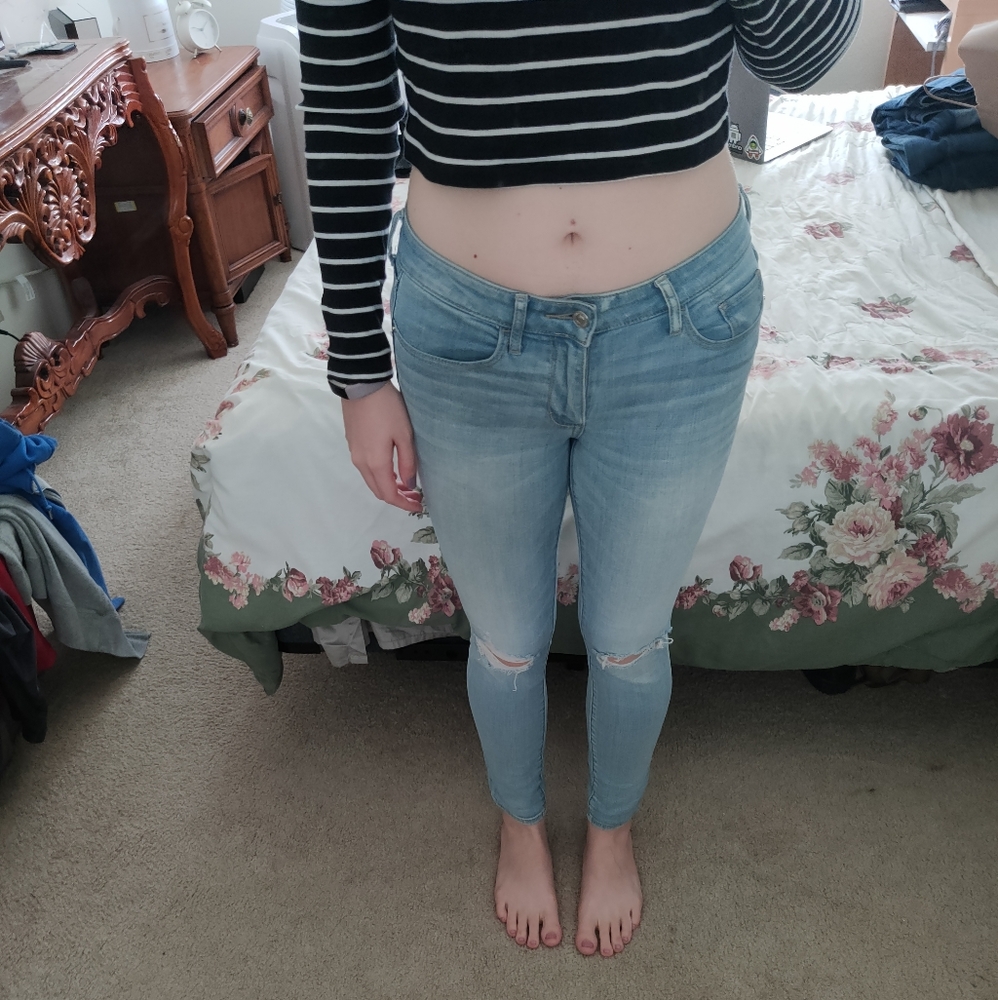 Abercrombie & Fitch light wash denim jeans